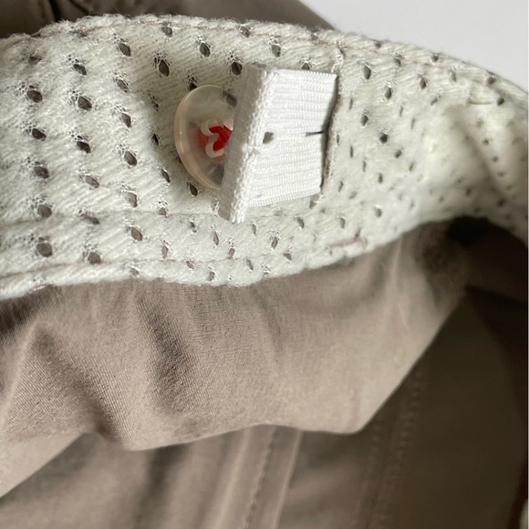 L.L. Bean Cargo Hiking Lightweight Shorts Women’s Size 12 Tan/Brown - Picture 10 of 11